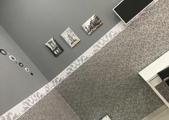 Madison نابولي